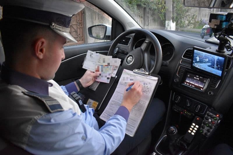 Dosar penal pentru tractarea unei remorci neînmatriculate