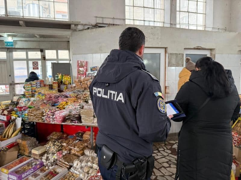 Acțiune a polițiștilor în zona Pieței Centrale. Articole pirotehnice confiscate și amenzi de 40.000 de lei