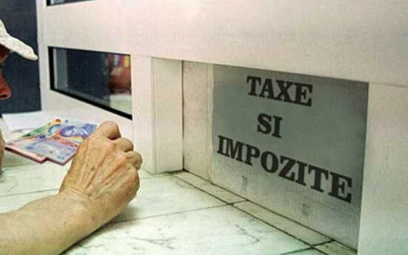 Românii se grăbesc să-și radieze mașinile pe care nu le mai folosesc, de teama taxelor mărite din 2026. Cât va fi impozitul