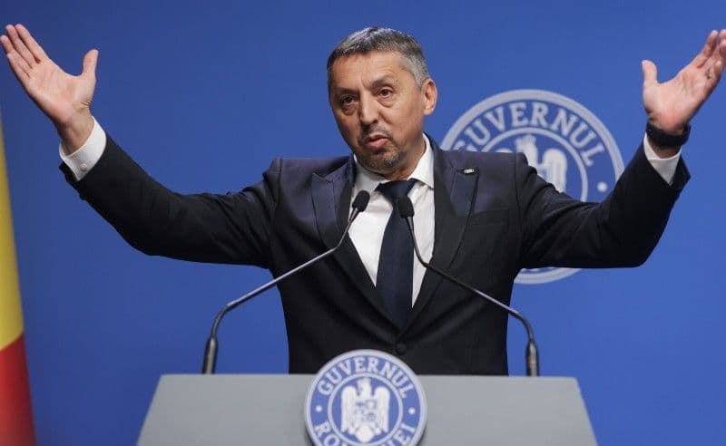 Ministrul Educației, Daniel David, și-a dat demisia după un an, nemulțumit de tăierea fondurilor. Cine l-ar putea înlocui