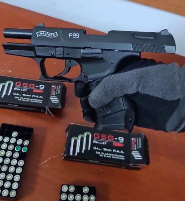 pistol si cartuse