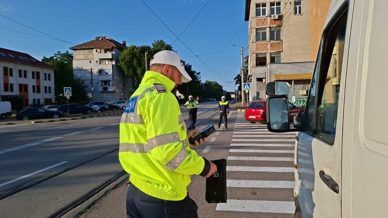 pol (10)