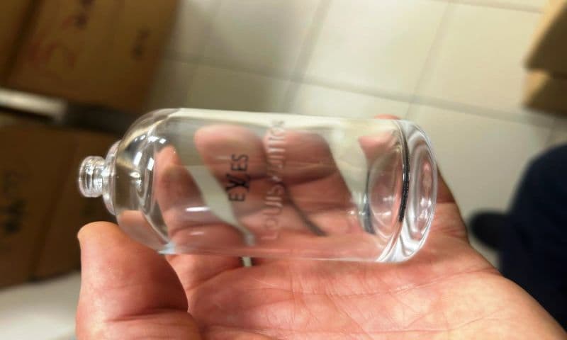 Contrabandă cu ambalaje de lux5