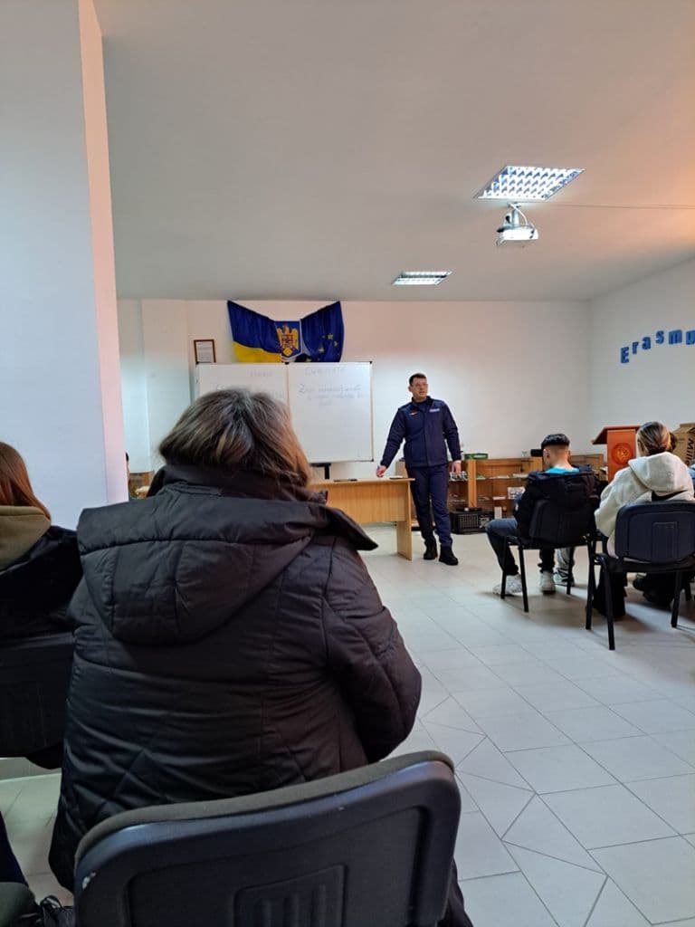 Jandarmi_activitate non-violenta_001