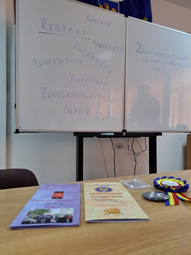 Jandarmi_activitate non-violenta_004