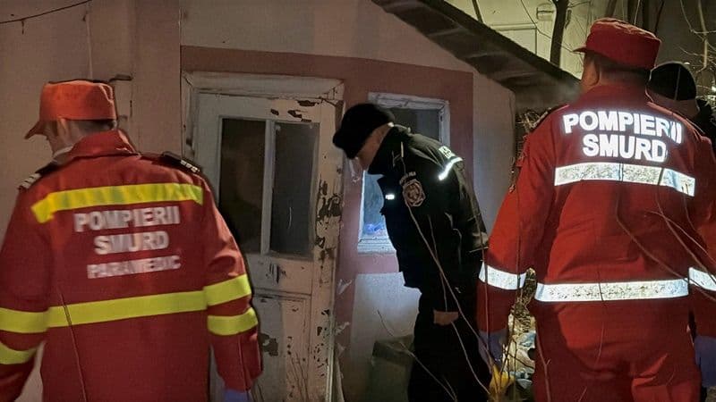 Oameni ai strazii preluati de pompieri_007