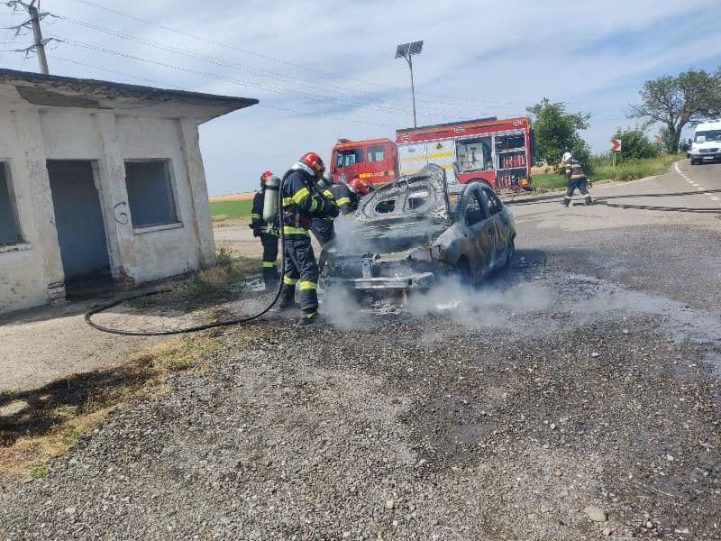 Masina incendiata Mihai Viteazu_ (1)