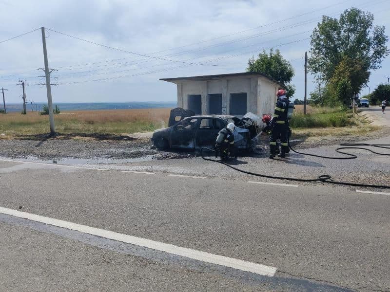 Masina incendiata Mihai Viteazu_ (3)
