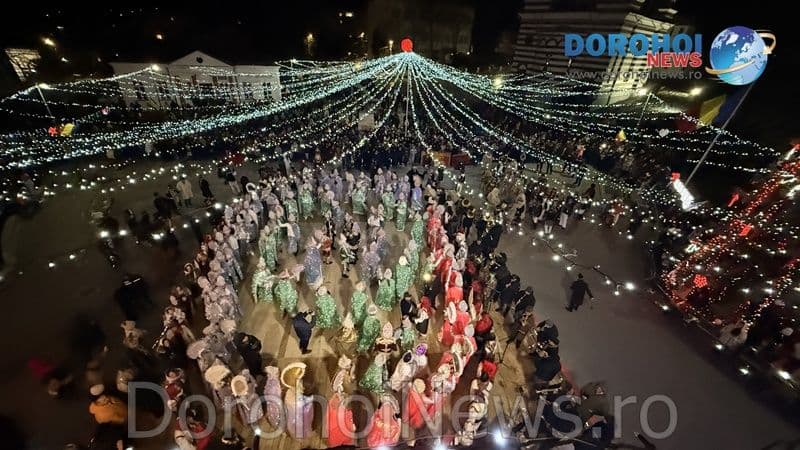 Festivalul Datinilor și Obiceiurilor de Iarnă 2025 a adus tradiția în centrul municipiului Dorohoi – partea a II-a