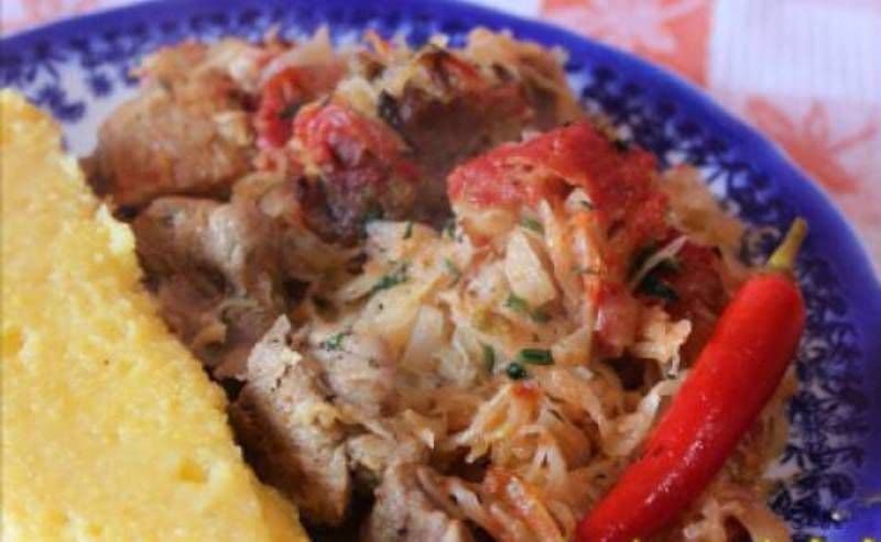 Varză cu carne de porc la cuptor