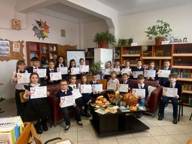 Activitate omagială dedicată poetului Mihai Eminescu la Școala Gimnazială „Spiru Haret” Dorohoi - FOTO