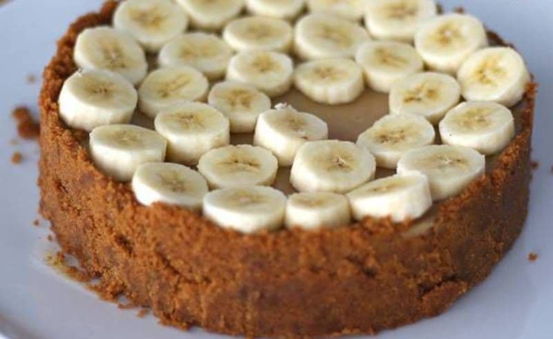 Tartă cu banane și caramel
