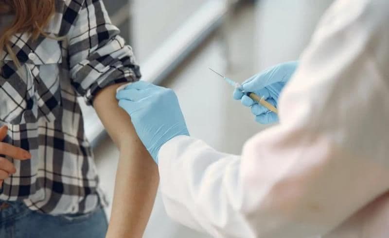 Farmaciile devin centre de vaccinare antigripală. Ministerul Sănătății vrea să faciliteze accesul la serul antigripal