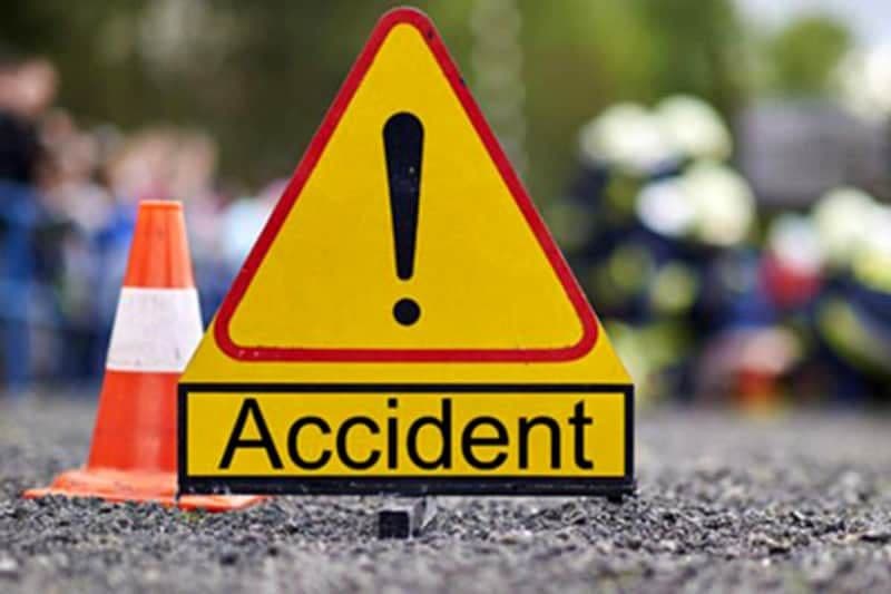 Accident la Flămânzi: autoturism răsturnat, șoferul a refuzat testarea pentru alcool