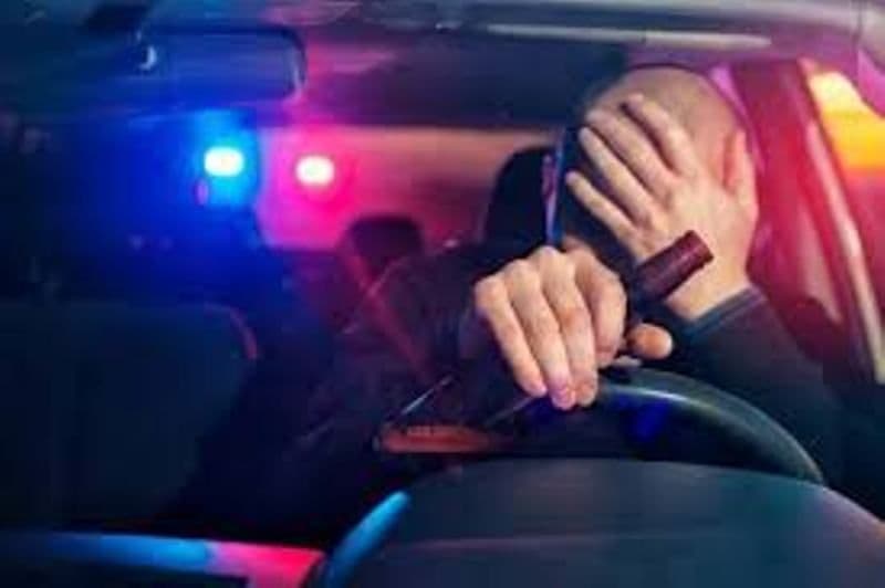 Dosar penal pentru un botoșănean de 70 de ani depistat băut la volanul unei mașini fără asigurare