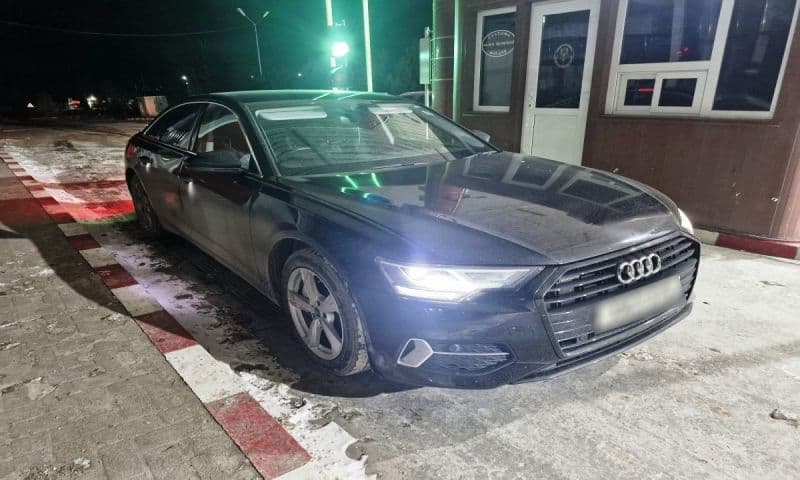 Auto declarat furat de autoritățile din Marea Britanie, oprit în aceeași zi la PTF Stânca
