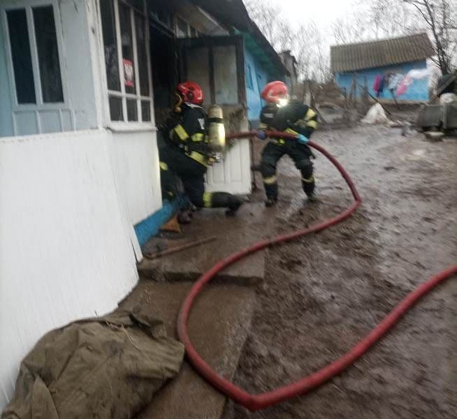 Tragedie la Călărași: femeie găsită decedată în casa cuprinsă de flăcări