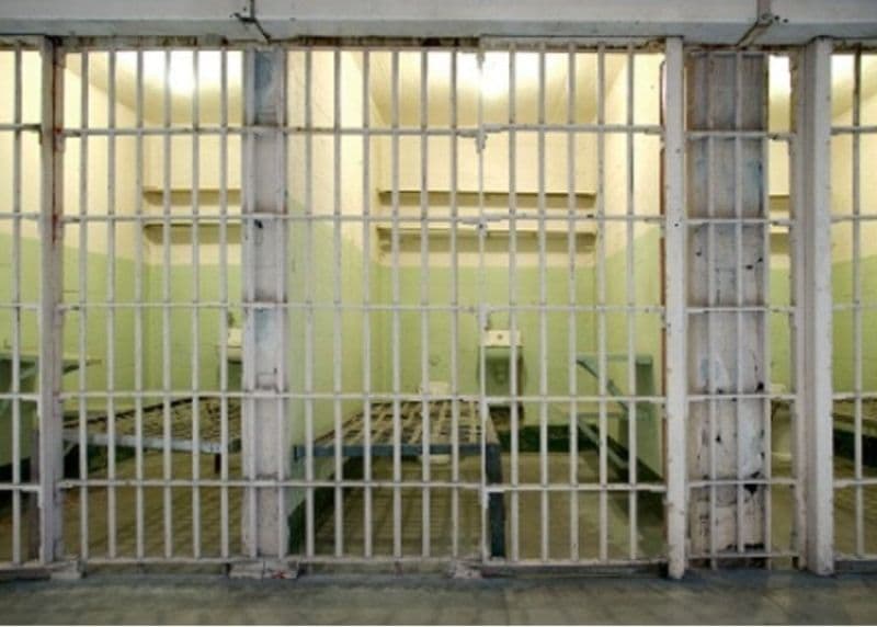 Amenzile neplătite care devin zile de închisoare în România. Judecătorii au dispus executarea a 180 de zile