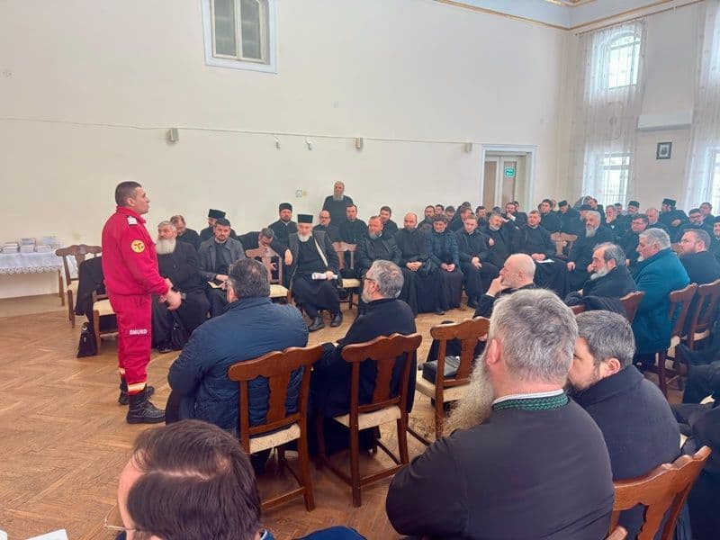 Preoții și pompierii, parteneri în prevenirea incendiilor și a accidentelor casnice în care sunt implicați copii
