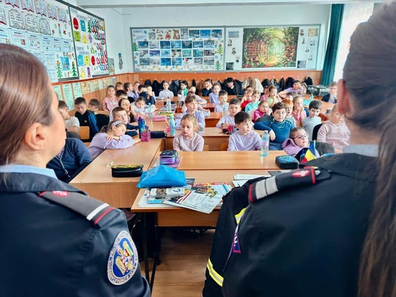 Lecție de viață pentru elevii botoșăneni, de Ziua Europeană a Numărului Unic de Urgență 112