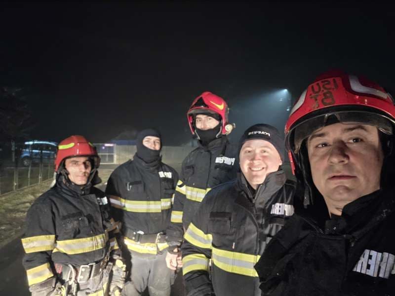 Casa unei femei din Câmpeni în pericol din cauza unui incendiu izbucnit în jurul coșului de fum