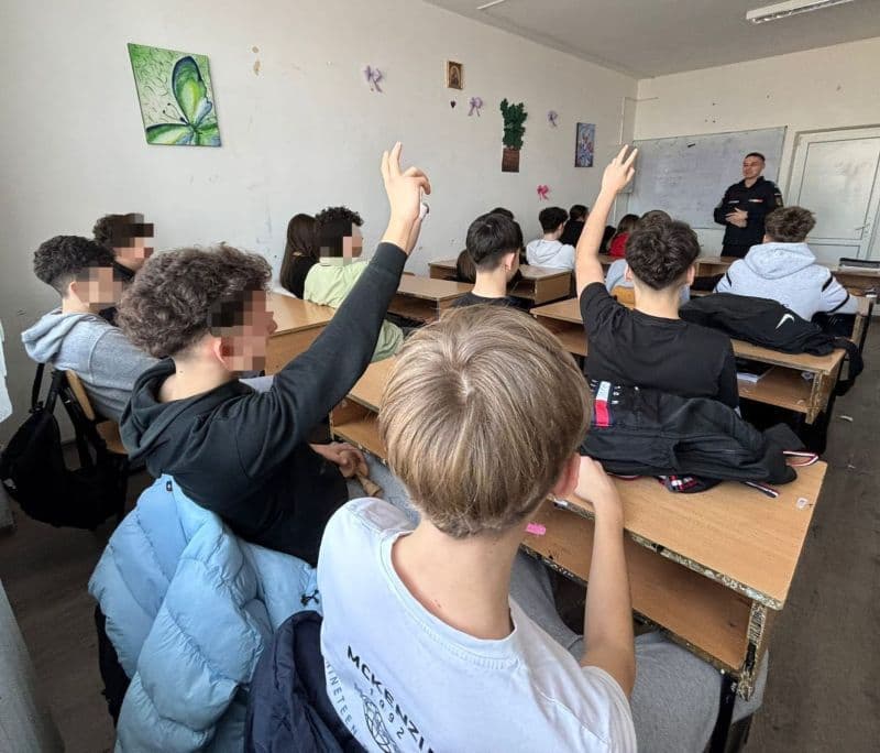 Peste 1500 de elevi au participat la activități preventive cu jandarmii botoșăneni