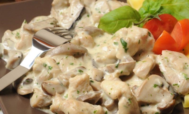 Ciuperci pleurotus cu sos de vin alb