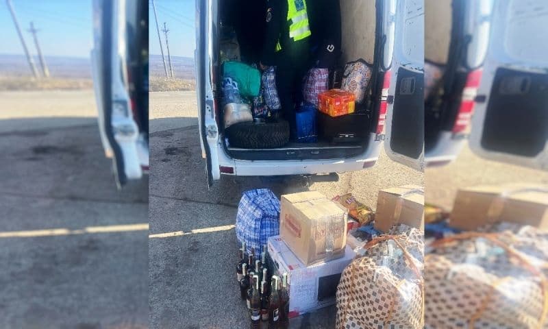 Surprize la controlul polițiștilor de frontieră: portbagaj plin cu coniac fără documente - FOTO