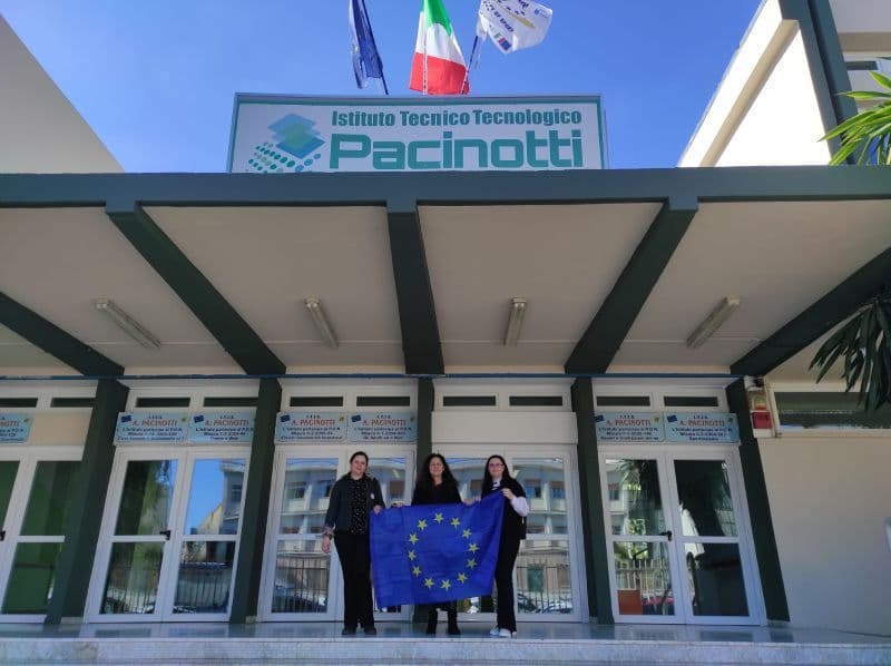 Experiență de formare la nivel european pentru doi profesori de la Liceul „Regina Maria” Dorohoi