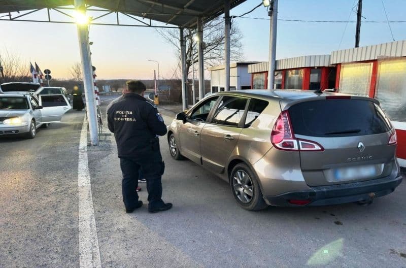 Asigurare falsă prezentată drept autentică la controlul de frontieră 