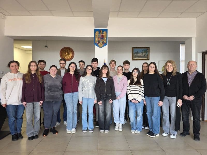 Succese ale olimpicilor de la Liceul „Regina Maria” la primele olimpiade din acest an școlar