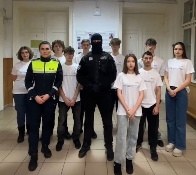 Tinerii informați aleg corect. Activitate a polițiștilor botoșăneni