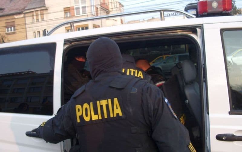 Trei mandate de executare a pedepsei închisorii, puse în aplicare de polițiștii botoșăneni