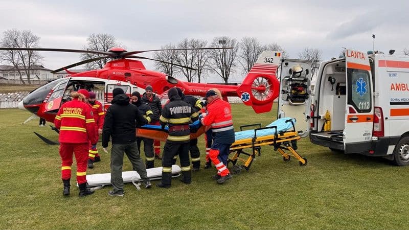 Bărbat din Dersca preluat de elicopterul SMURD de la Dorohoi