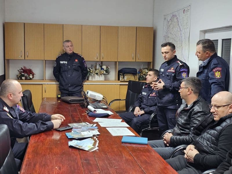 Exercițiu de verificare a modului de gestionare a unei situații de urgență de către autoritățile locale, la Vârfu Câmpului - FOTO