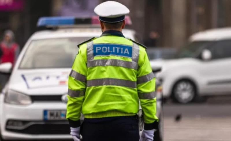 Șofer reținut pentru conducere fără permis a unui autoturism care avea plăcuțele de înmatriculare retrase