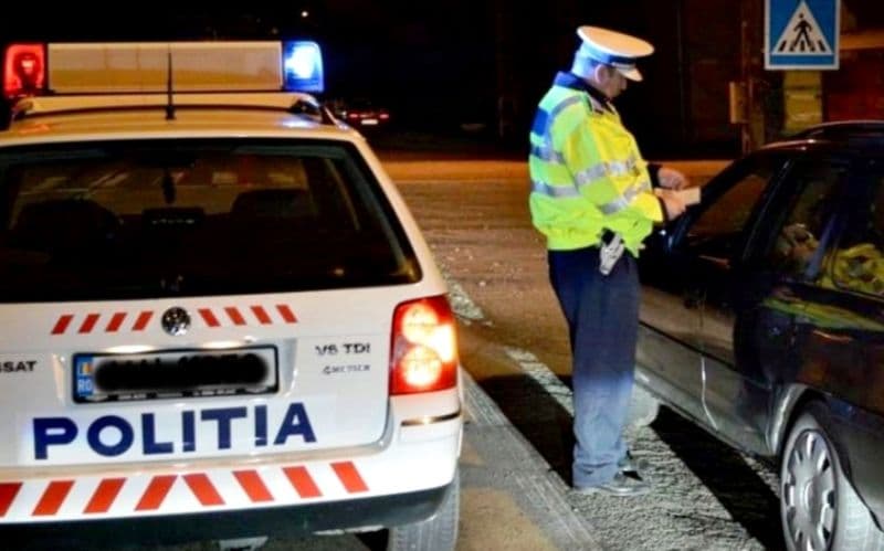 Șofer băut scos din trafic de polițiști 