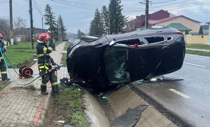 Două persoane rănite în urma unui accident rutier produs la Frumușica