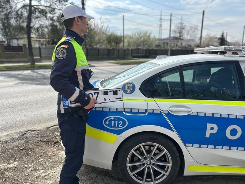 Peste 30 de permise de conducere reținute de polițiști în weekendul care a trecut