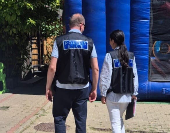 Piscinele la control! 20.000 de lei confiscați de polițiști din încasările nefiscalizate ale agenților economici