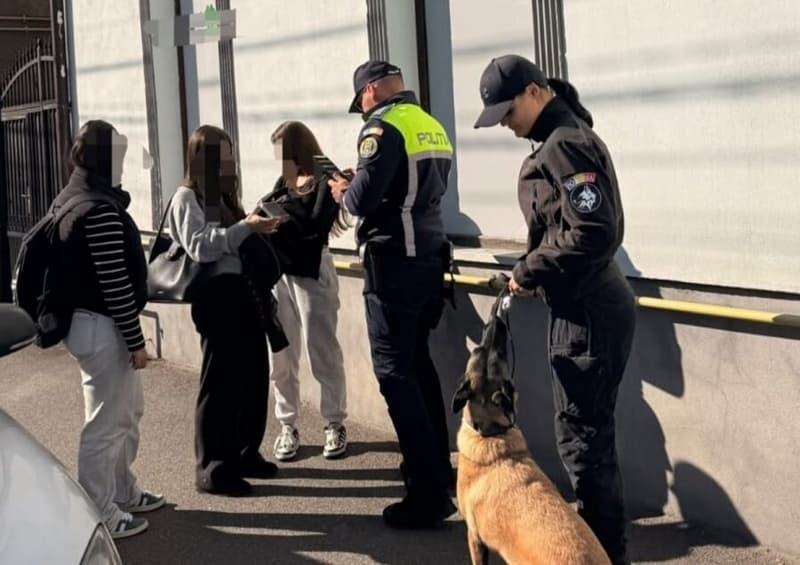 Acțiune a polițiștilor pentru siguranța școlară la Darabani