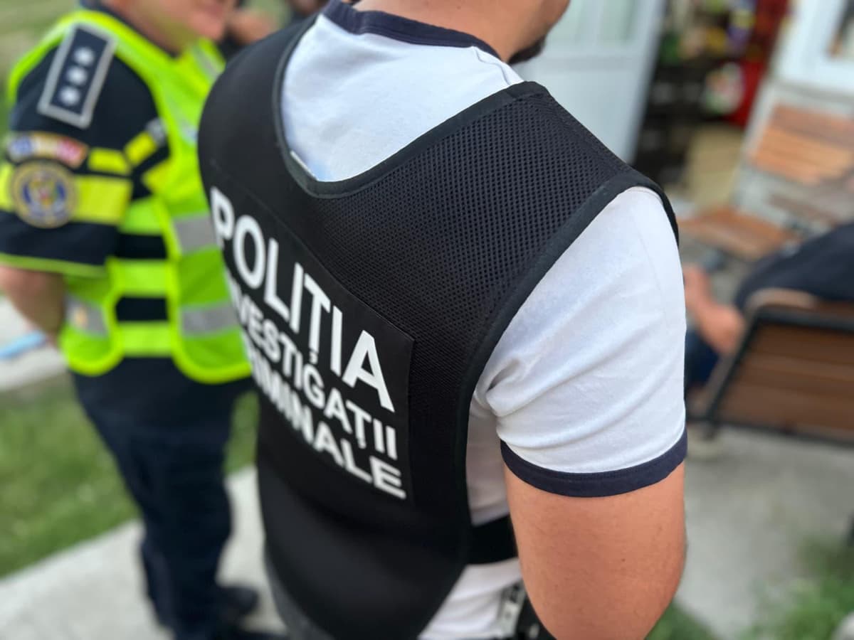 Acțiune a polițiștilor de investigare a criminalității economice pentru verificarea transportatorilor de păsări și animale vii