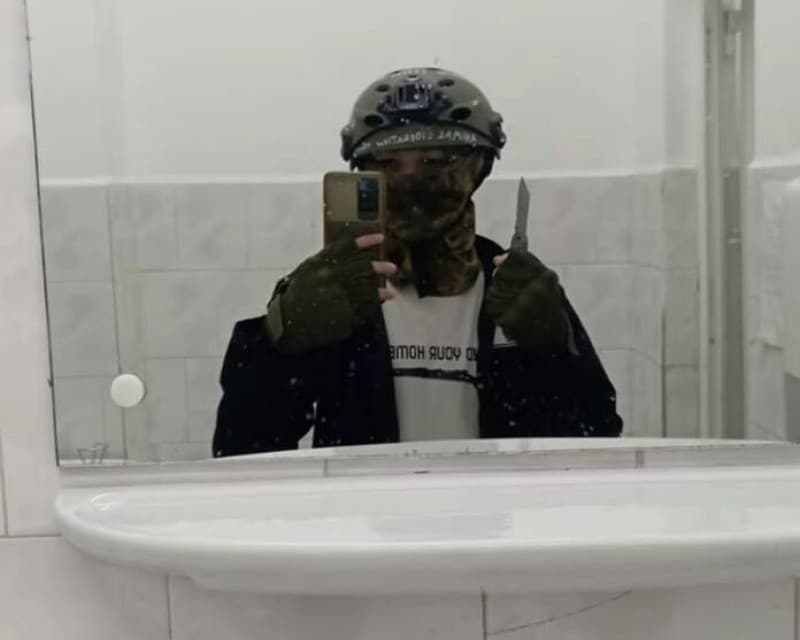 Atac la o școală gimnazială: O profesoară și un elev, răniți