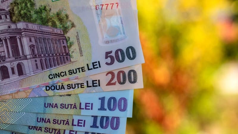 Elevii vor primi burse și în vacanță. Senatul a votat legea care extinde sprijinul financiar și pentru mamele minore