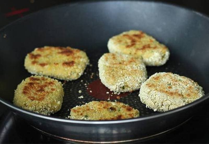 Nuggets de pui cu mazăre și morcov