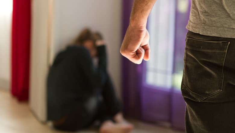 Bărbat evacuat din locuință, pentru violență în familie