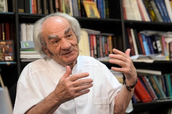 Comunitatea dorohoiană îi urează LA MULȚI ANI domnului Academician Leon Dănăilă
