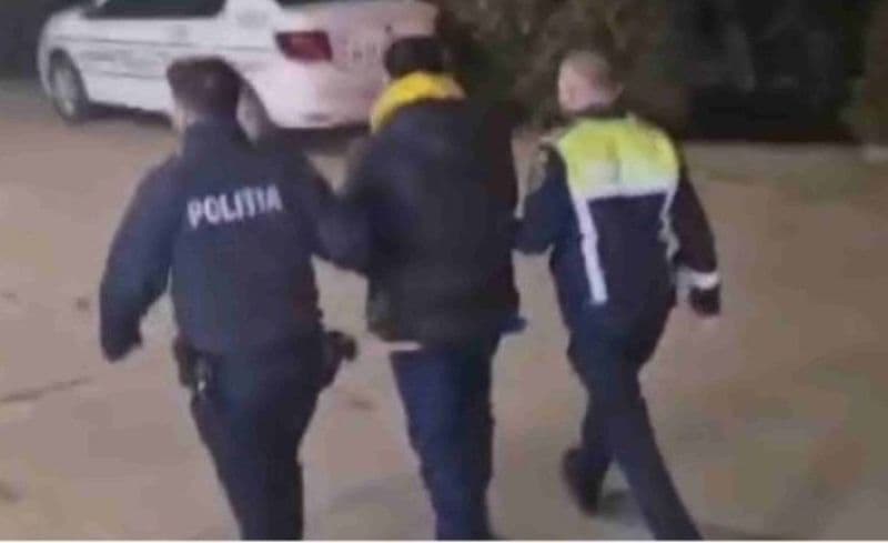 Tânăr din Dorohoi reținut pentru sustragerea unui telefon prin acte de violență și amenințări