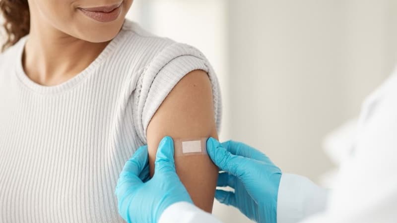 Vaccinul antigripal a ajuns în farmacii. Cine îl poate primi gratuit și când este recomandată imunizarea