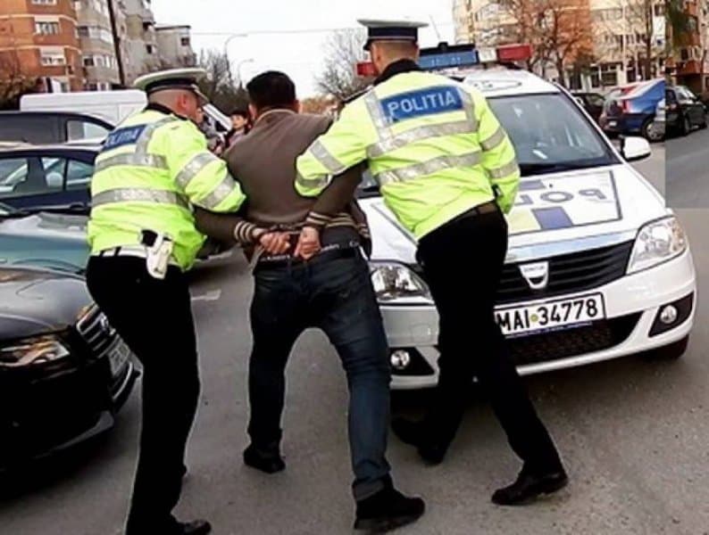Tânăr de 19 ani, reținut pentru conducere sub influența alcoolului